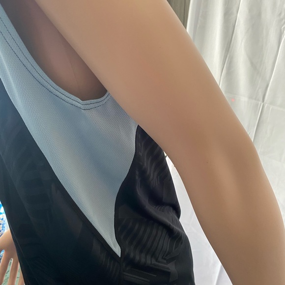 Men’s Under Armour Men’s sleevless shirt - Picture 2 of 6